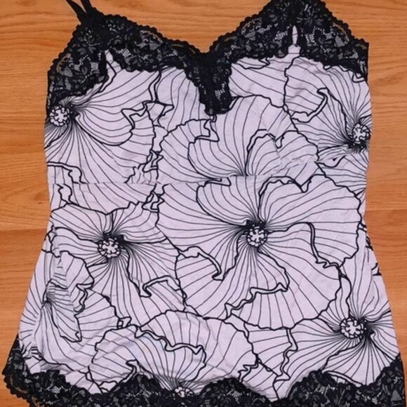 Lace tank top - Picture 1 of 1